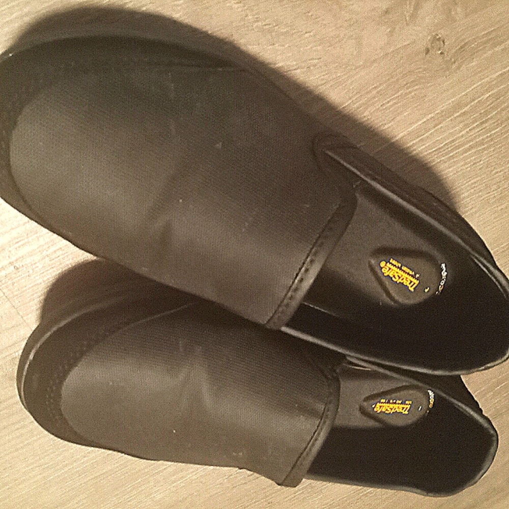 Women's Non Slip Restaurant "Claudia" Flat Size 6